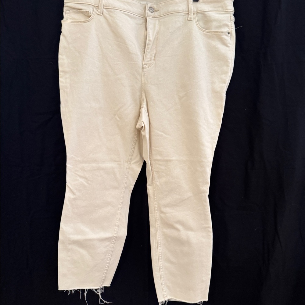 Old Navy Women's Rockstar Cropped Cream Jeans